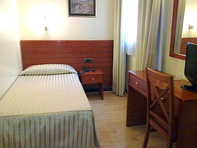 ホテル トレダノ ランブラス バルセロナ 部屋 写真